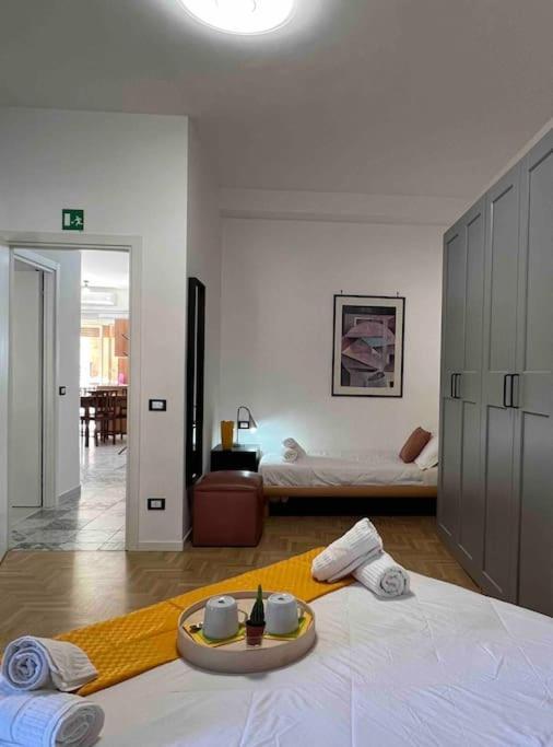 3 Fermate Dal Colosseo - Casa Vacanze Elena - 50 M Da Metro Garbatella Rome Exterior photo