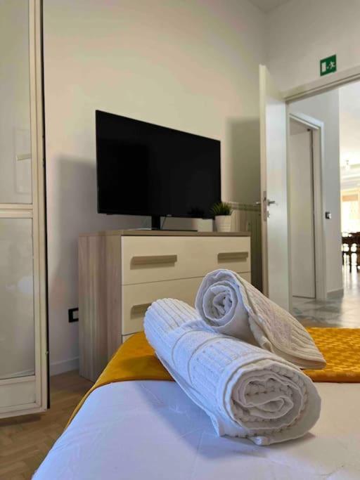 3 Fermate Dal Colosseo - Casa Vacanze Elena - 50 M Da Metro Garbatella Rome Exterior photo